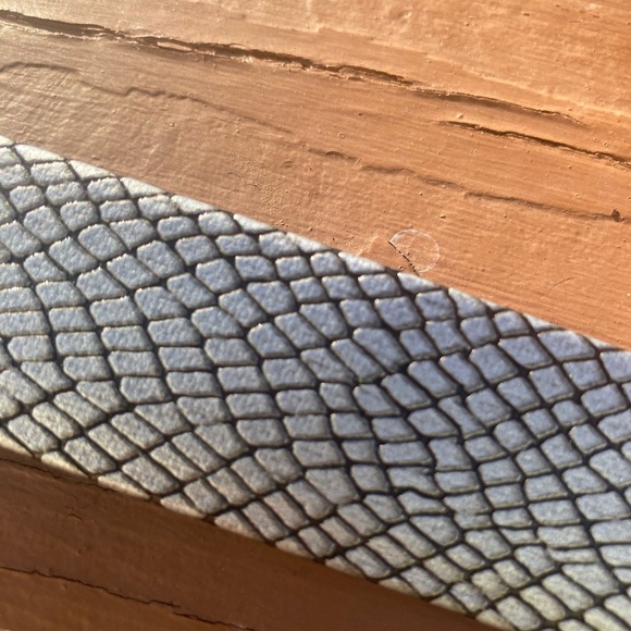 Silver snakeskin belt - Picture 7 of 8